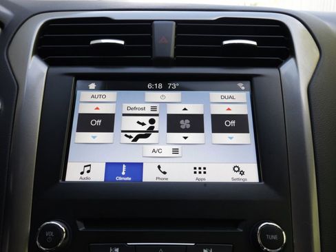 Used 2018 Ford Fusion SE w/ Fusion SE Technology Package FWD image 38