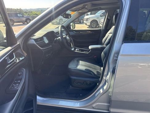 Used 2023 Jeep Grand Cherokee L Laredo w/ Luxury Tech Group I image 8