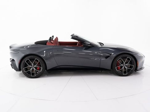Used 2021 Aston Martin V8 Vantage Roadster image 6