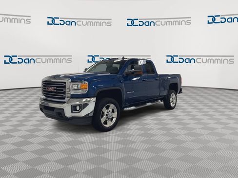 Used 2017 GMC Sierra 2500 SLE w/ HD SLE Preferred Plus Package AWD/4WD image 4