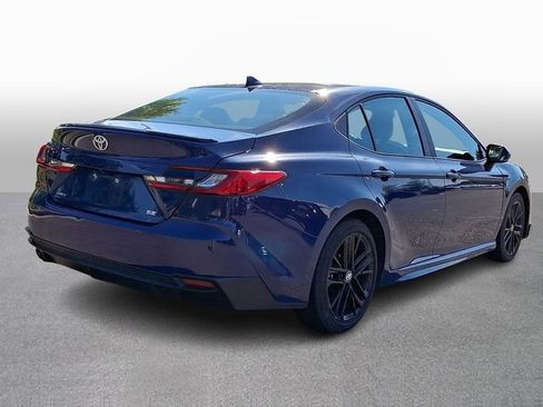 Used 2025 Toyota Camry SE FWD image 4