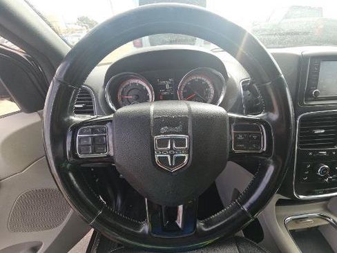 Used 2019 Dodge Grand Caravan SXT w/ Mopar Premium Addition Group image 9