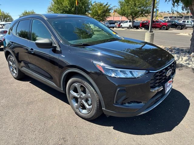 Used 2025 Ford Escape ST-Line FWD image 3
