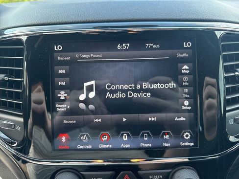 Used 2021 Jeep Grand Cherokee Laredo X image 14