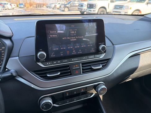 Used 2024 Nissan Altima 2.5 SR image 8