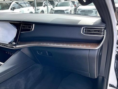 Used 2024 Jeep Grand Wagoneer L 4WD image 22