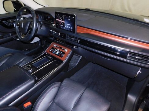 Used 2023 Lincoln Aviator Grand Touring w/ Equipment Group 301A image 19