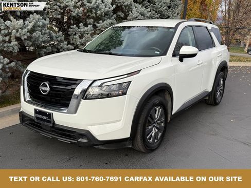 Used 2025 Nissan Pathfinder SV image 3