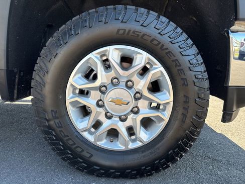 Used 2023 Chevrolet Silverado 2500 LT w/ Convenience Package AWD/4WD image 11