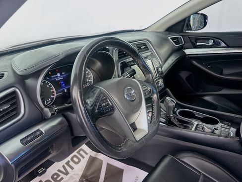 Used 2020 Nissan Maxima 3.5 SV w/ Floor Mat Group FWD image 9