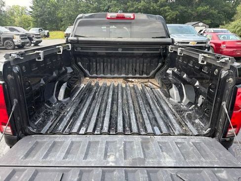Used 2024 Chevrolet Colorado Z71 w/ Z71 Convenience Package 2 AWD/4WD image 13