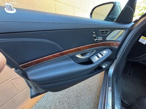 Used 2014 Mercedes-Benz S 550 Sedan image 32