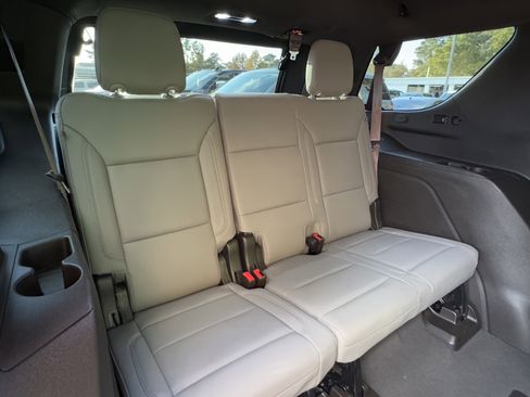 Used 2023 Chevrolet Tahoe Z71 w/ Luxury Package image 19