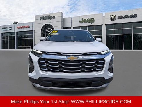 Used 2026 Chevrolet Equinox LT FWD image 8