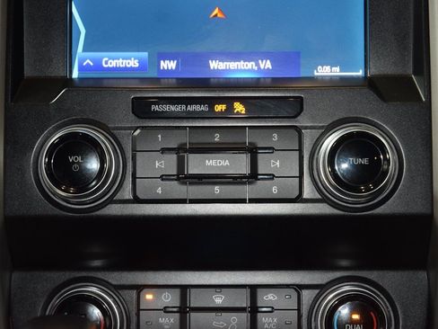 Used 2020 Ford F150 Lariat w/ Equipment Group 502A Luxury image 29