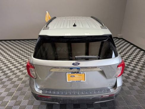 Used 2023 Ford Explorer XLT w/ Equipment Group 202A image 11
