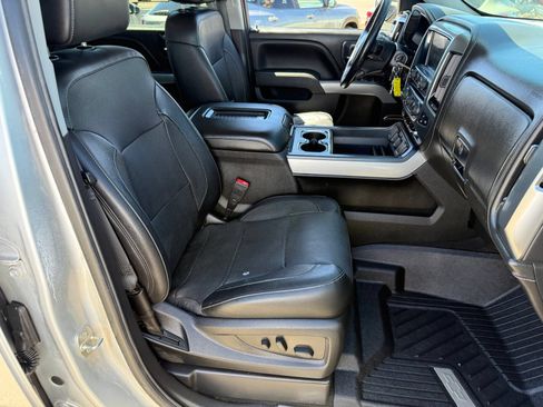 Used 2018 Chevrolet Silverado 1500 LTZ Z71 w/ Redline Edition AWD/4WD image 33