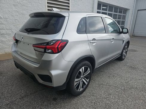 Used 2025 Mitsubishi Outlander Sport SE AWD/4WD image 3