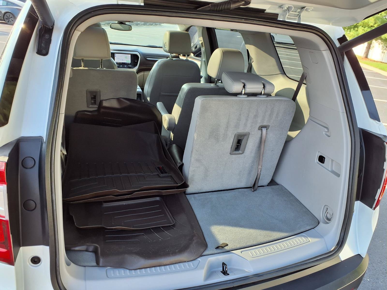 Used 2022 GMC Acadia SLT w/ Preferred Package FWD image 31