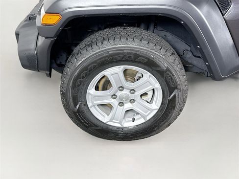 Used 2022 Jeep Wrangler Sport AWD/4WD image 21