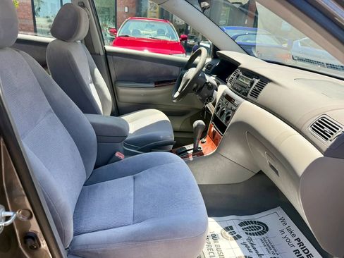Used 2005 Toyota Corolla LE w/ JBL Value Pkg FWD image 11