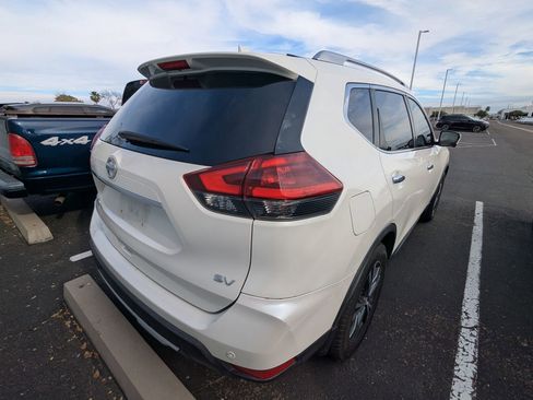 Used 2019 Nissan Rogue SV w/ Sun & Sound Touring Package image 5