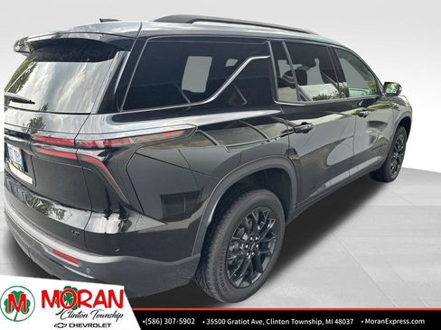 Used 2024 Chevrolet Traverse LT w/ Midnight/Sport Edition FWD image 3