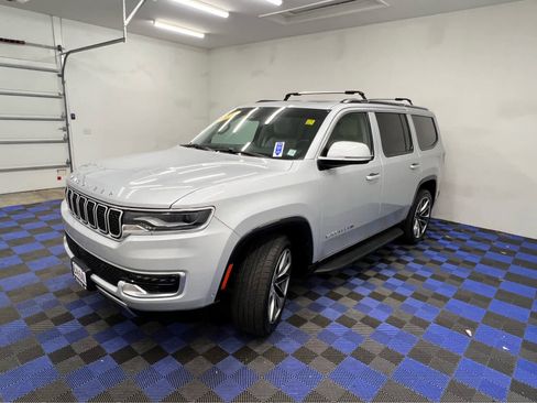 Used 2022 Jeep Wagoneer Series II w/ Premium Group I image 3