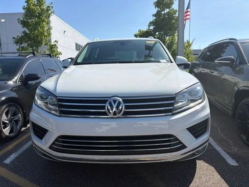 Used 2015 Volkswagen Touareg VR6 AWD/4WD image 2