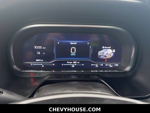 Used 2024 Chevrolet Suburban Z71 w/ Luxury Package AWD/4WD image 15