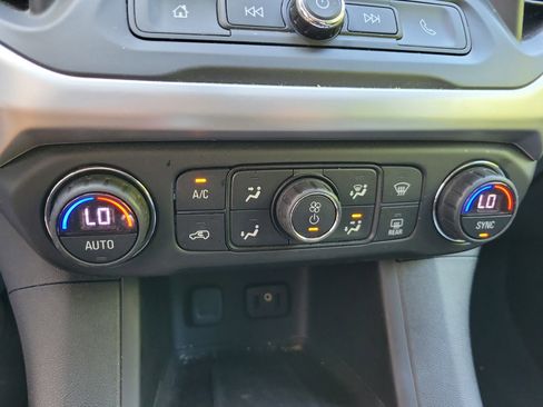 Used 2018 GMC Acadia SLE AWD/4WD image 18