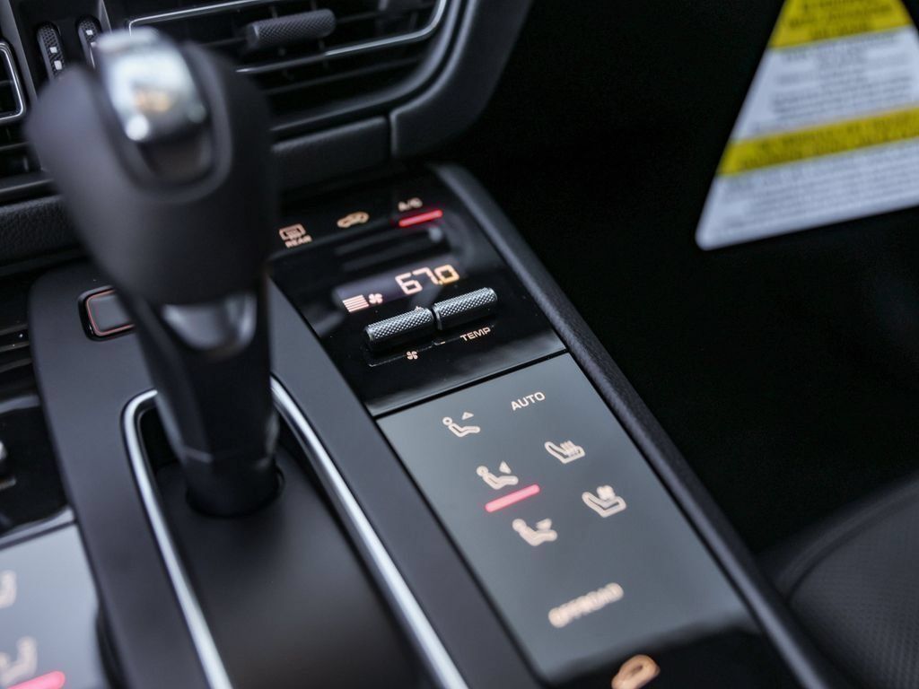 Certified 2026 Porsche Macan AWD/4WD image 26