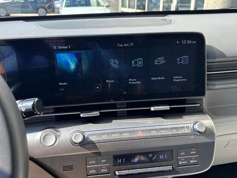 Used 2025 Hyundai Kona SEL AWD/4WD image 20