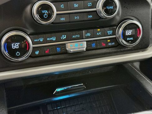 Used 2022 Ford Expedition XLT RWD image 18
