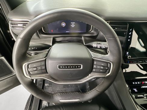 Used 2022 Jeep Wagoneer Series II image 11