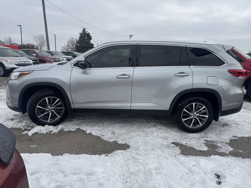 Used 2019 Toyota Highlander XLE image 5
