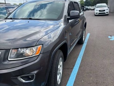 Used 2016 Jeep Grand Cherokee Laredo w/ Quick Order Package 23E AWD/4WD image 3