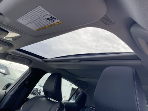 Certified 2024 Toyota Prius XLE image 25