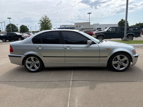 Used 2004 BMW 325i Sedan RWD image 6