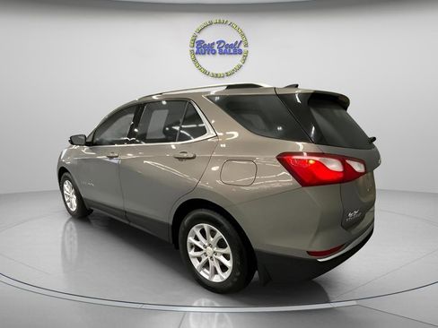 Used 2019 Chevrolet Equinox LT w/ Sun & Navigation Package AWD/4WD image 3