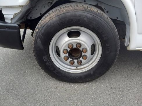 Used 2015 Chevrolet Express 3500 Extended image 10