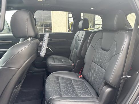 Used 2025 Kia Telluride SX Prestige X-Pro AWD/4WD image 16
