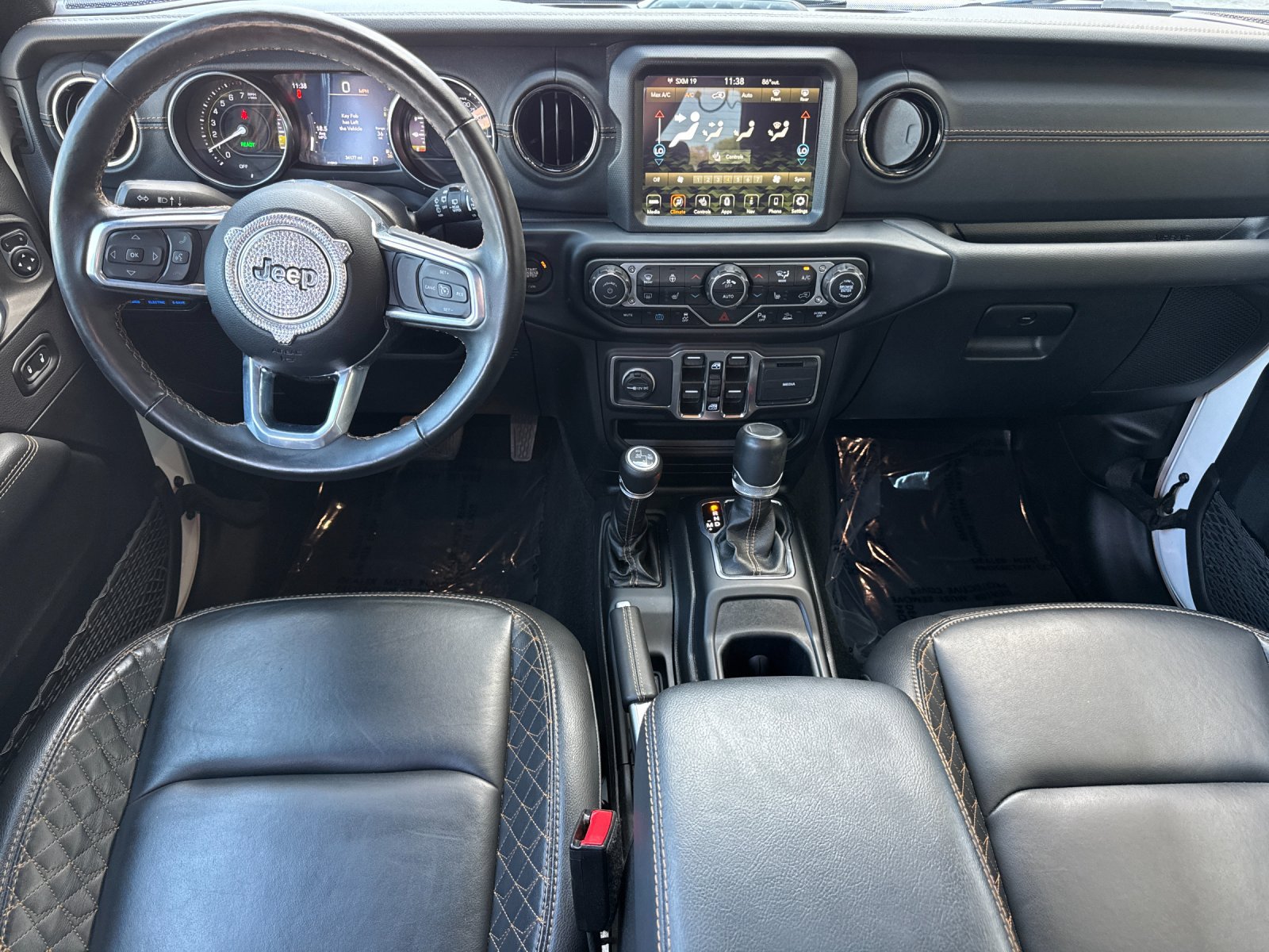 Used 2022 Jeep Wrangler Unlimited Sahara AWD/4WD image 15