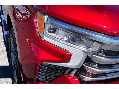 Used 2025 Chevrolet Silverado 1500 High Country w/ Technology Package AWD/4WD image 27