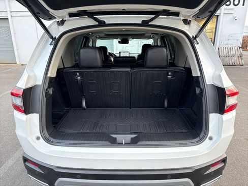 Used 2025 Honda Pilot Elite image 23