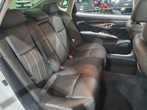 Used 2018 INFINITI Q70 L 3.7 w/ Sensory Package AWD/4WD image 36