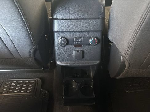 Used 2016 Ford Explorer XLT AWD/4WD image 22