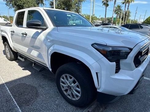 Certified 2024 Toyota Tacoma SR AWD/4WD image 5