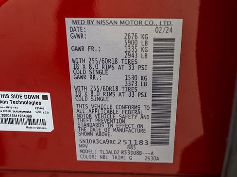 Used 2024 Nissan Pathfinder SL w/ Black Appearance Package image 33