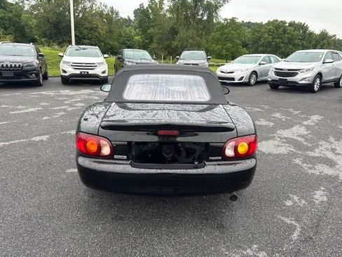 Used 1999 MAZDA MX-5 Miata RWD image 3